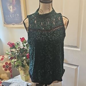 Carolina Belle, Montreal  Elegant Green Lace Sleeveless Top, Size Medium